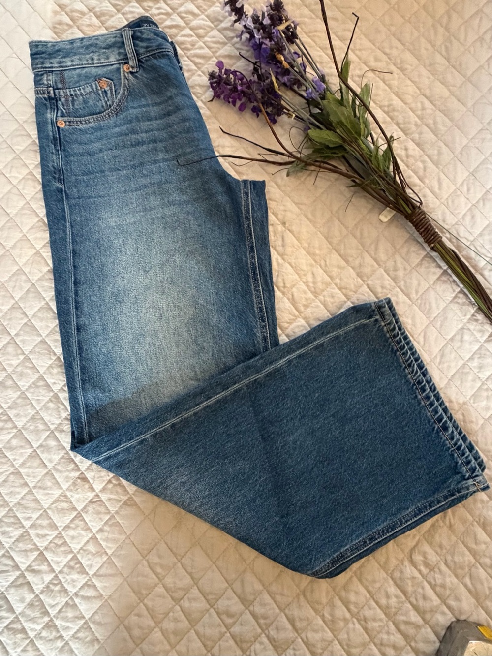 High-Rise Straight Leg Jeans in Blue Wash